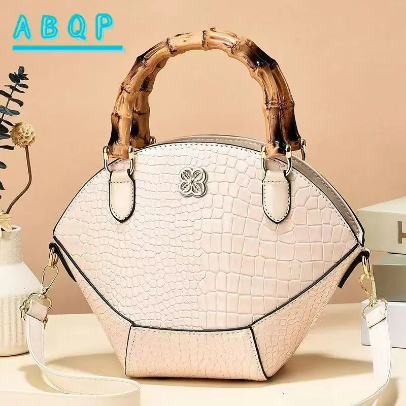 New Women's Handbag Fashionable and Personalized Women's Shoulder Bag PU Casual Women's Bag High Quality and Large Capacity